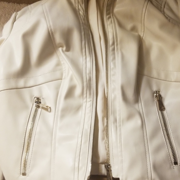Bebe Cream Faux Leather biker Crop Jacket - Picture 5 of 8